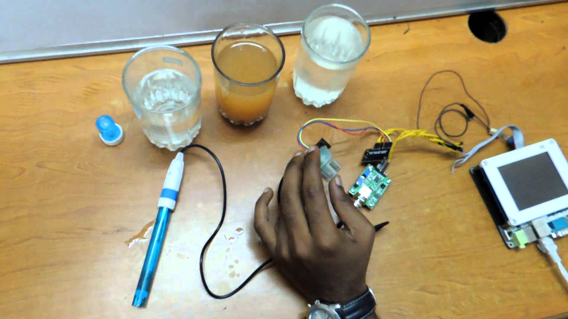 濁度傳感器結(jié)構(gòu) 濁度傳感器結(jié)構(gòu)