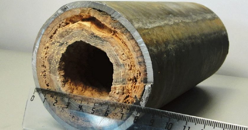 水垢嚴(yán)重的鍋爐管道 水垢嚴(yán)重的鍋爐管道